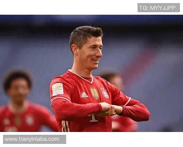 普卡足球：从球场到赛场背后的传奇故事与成就解析